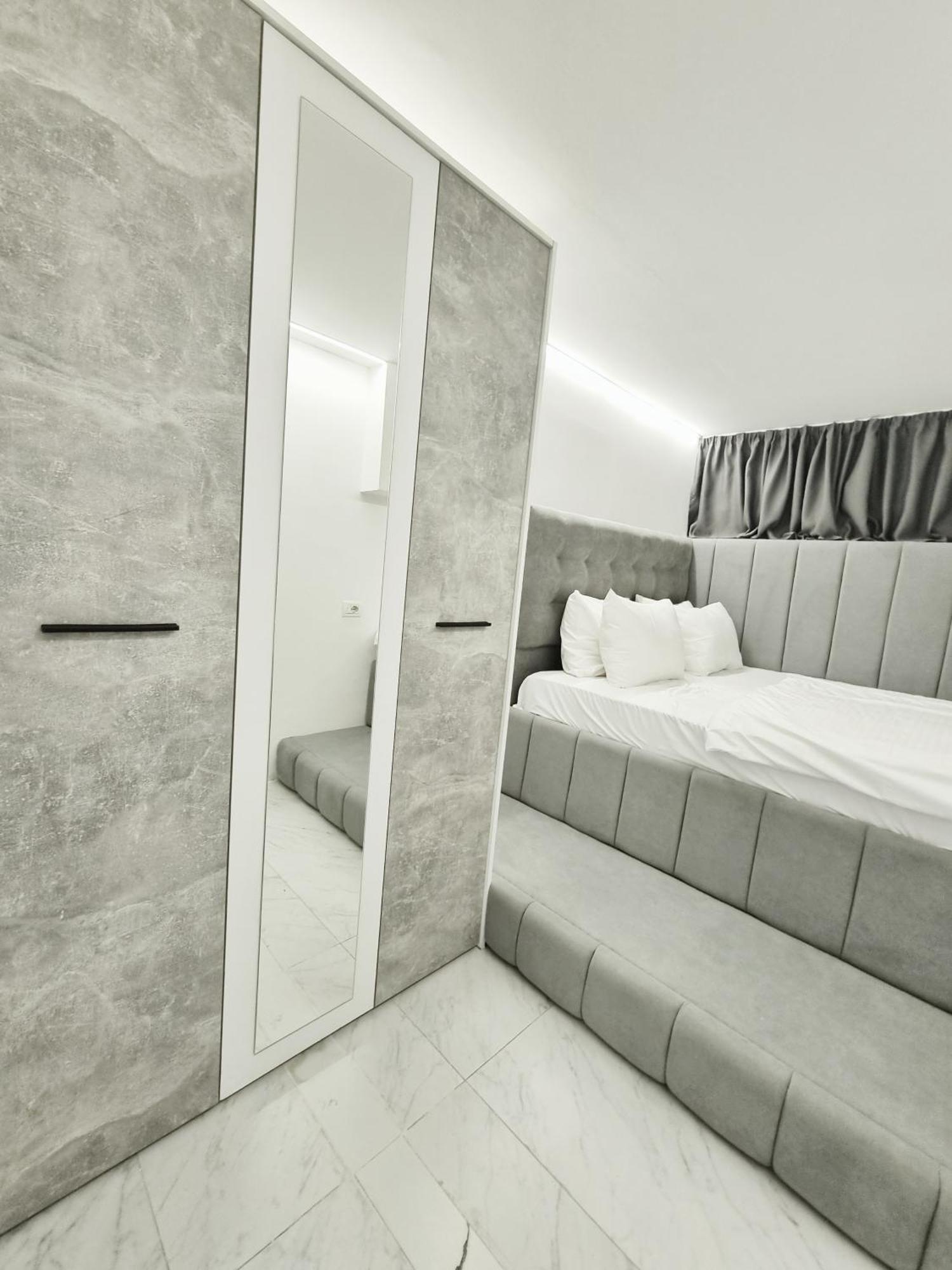 Mon Prive Apartment Тирана Номер фото