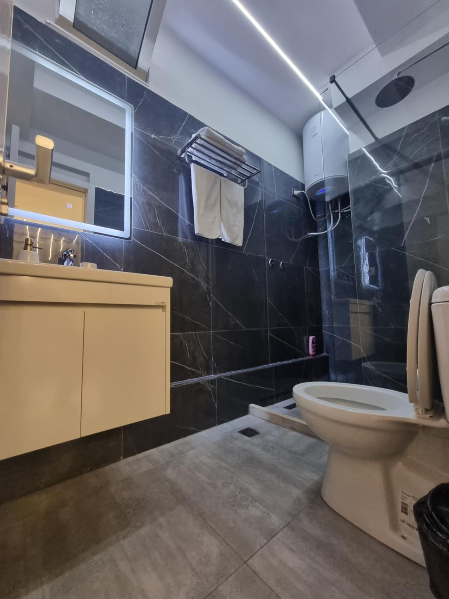 Mon Prive Apartment Тирана Номер фото