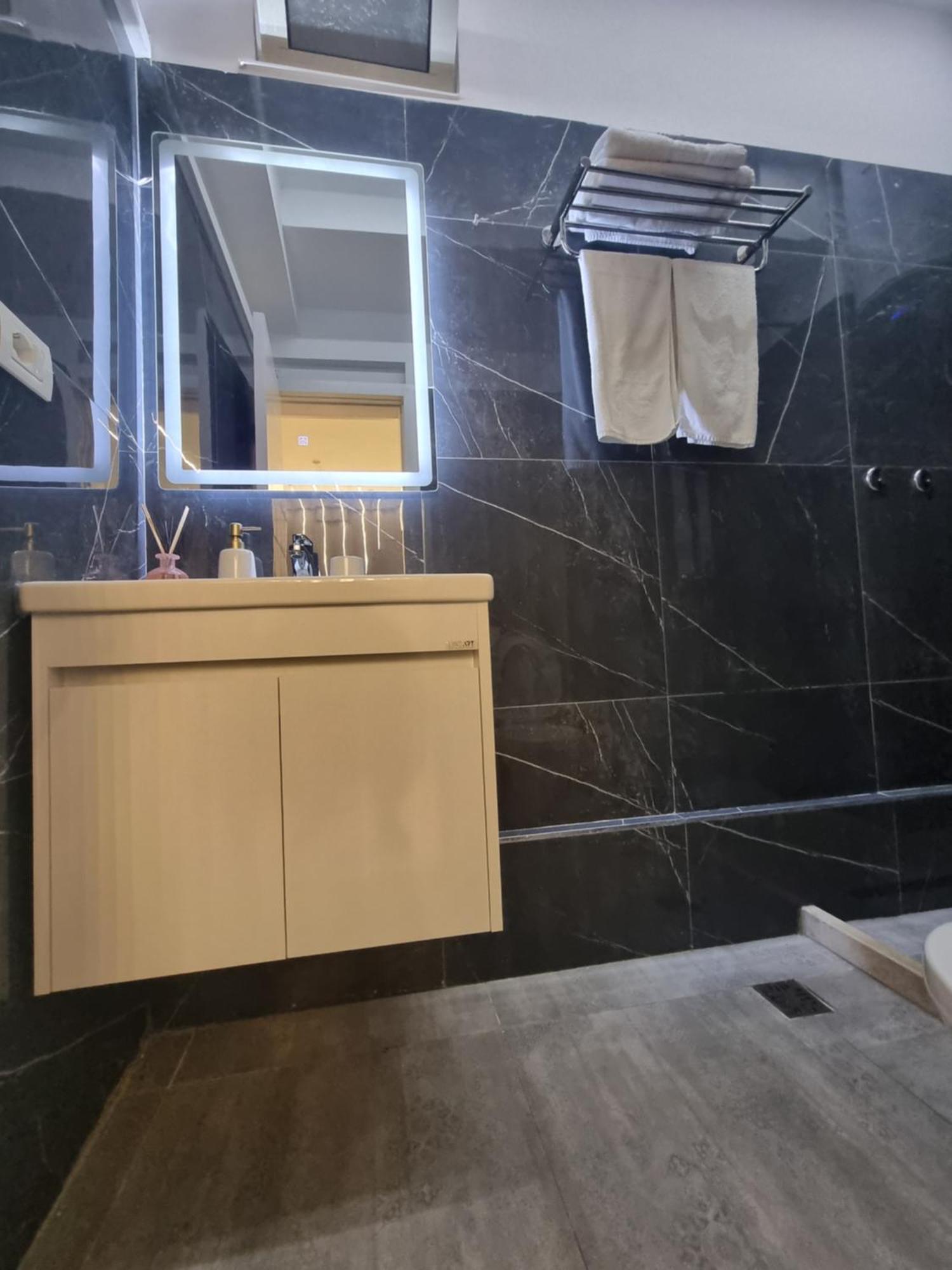 Mon Prive Apartment Тирана Екстер'єр фото